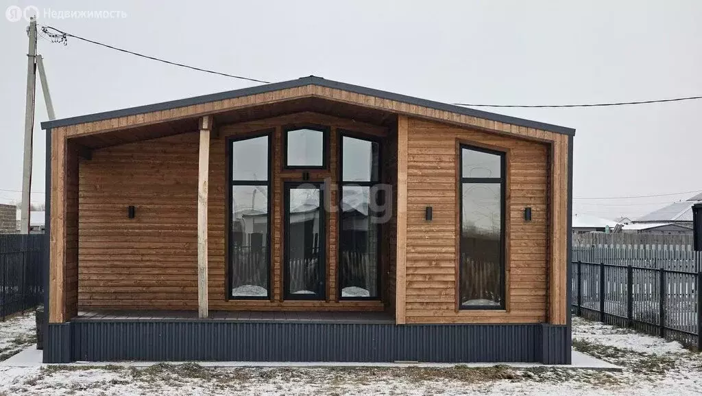 Дом в село Калинино, улица Генерала Тихонова (100 м) - Фото 0