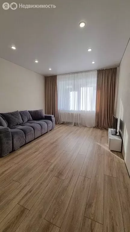 1-комнатная квартира: Октябрьский, улица Рахимьяна Насырова, 11 (53.8 ... - Фото 1