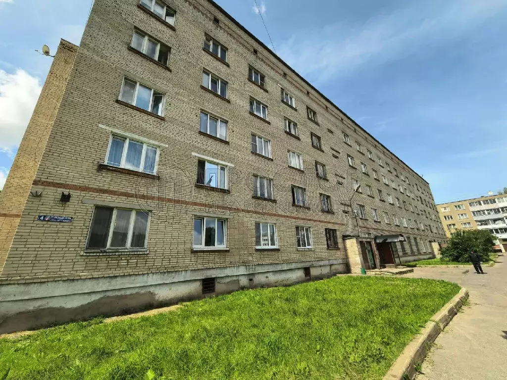 Продается комната в 3-комнатной квартире - Фото 0