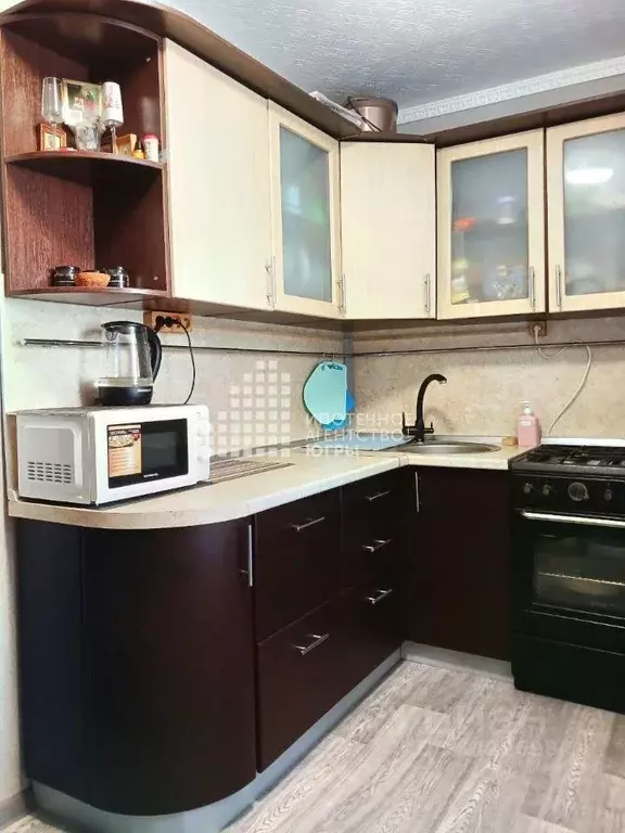 3-к кв. Ханты-Мансийский АО, Ханты-Мансийск ул. Гагарина, 290 (50.0 м) - Фото 1