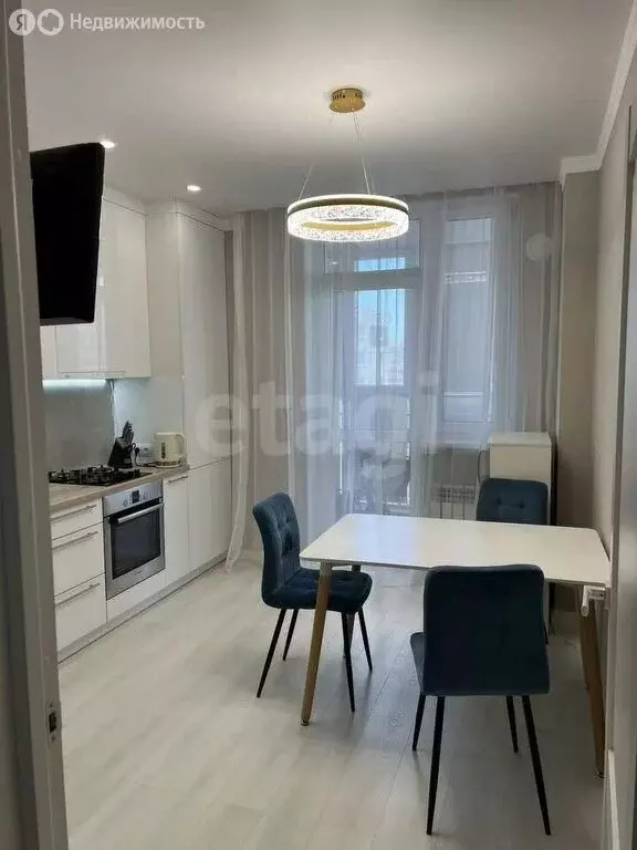 2-комнатная квартира: Калининград, Кипарисовая улица, 2 (68 м) - Фото 1
