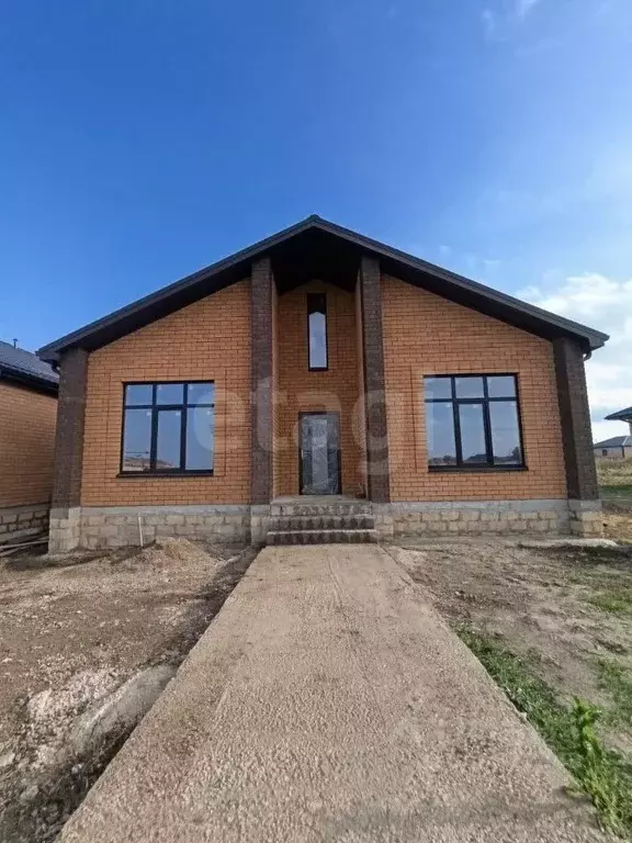 Дом в Ставропольский край, Михайловск Шпаковский район, ул. Андрея ... - Фото 1