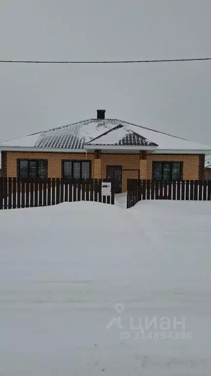 Дом в Башкортостан, Уфимский район, Русско-Юрмашский сельсовет, с. ... - Фото 0