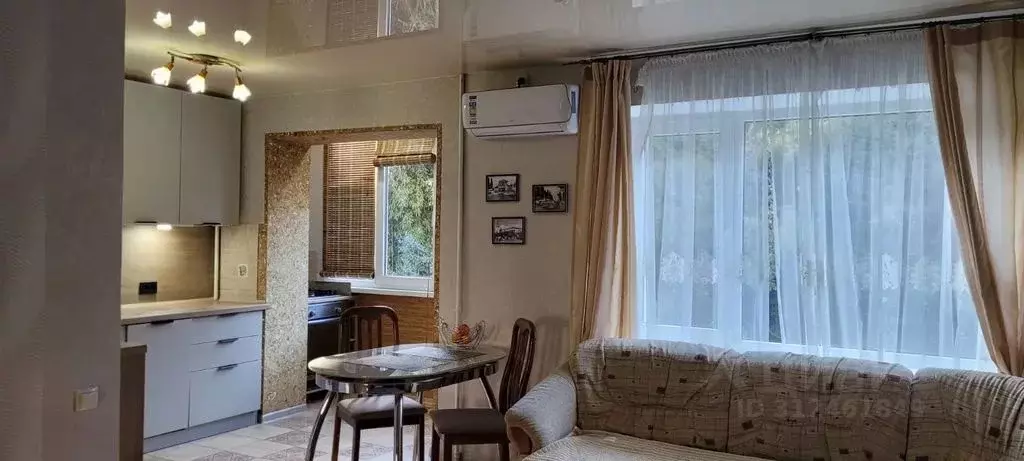 2-к кв. Краснодарский край, Сочи Центральный мкр, ул. Комсомольская, ... - Фото 0