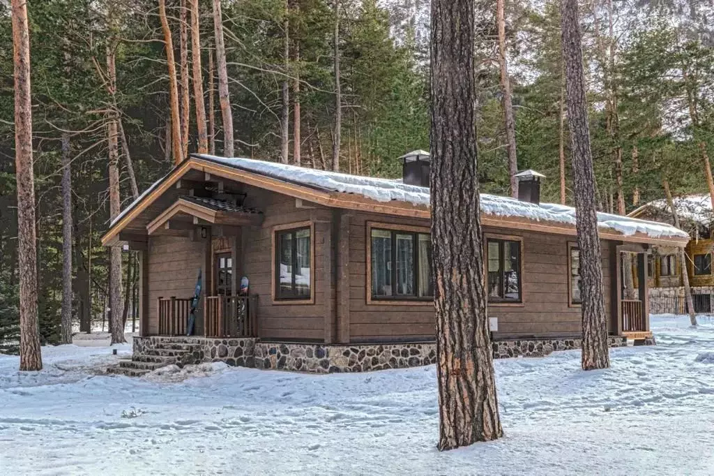 Дом в Кабардино-Балкария, Эльбрусский район, с. Тегенекли Балкарская ... - Фото 0