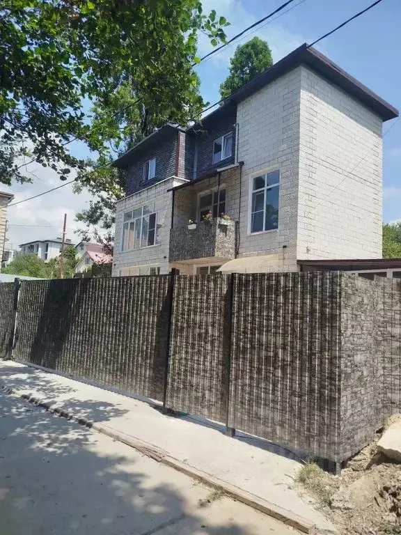 Комната Краснодарский край, Сочи ул. Кошевого, 5/2 - Фото 1