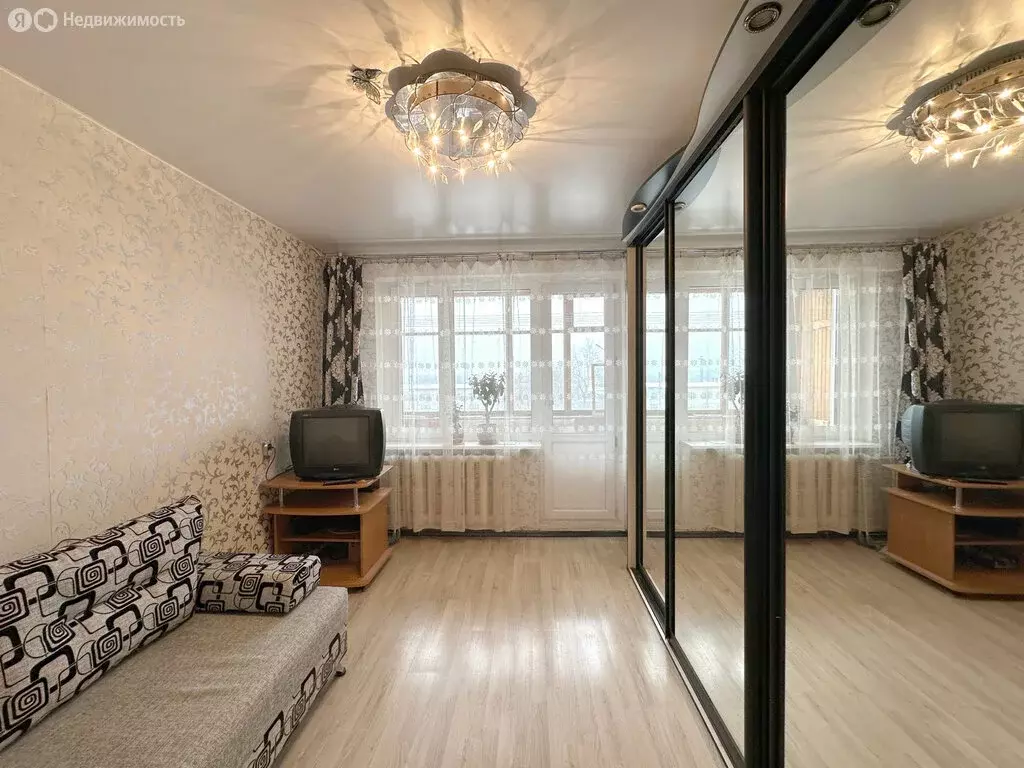 3-комнатная квартира: Киров, улица Челюскинцев, 5 (66.9 м) - Фото 1
