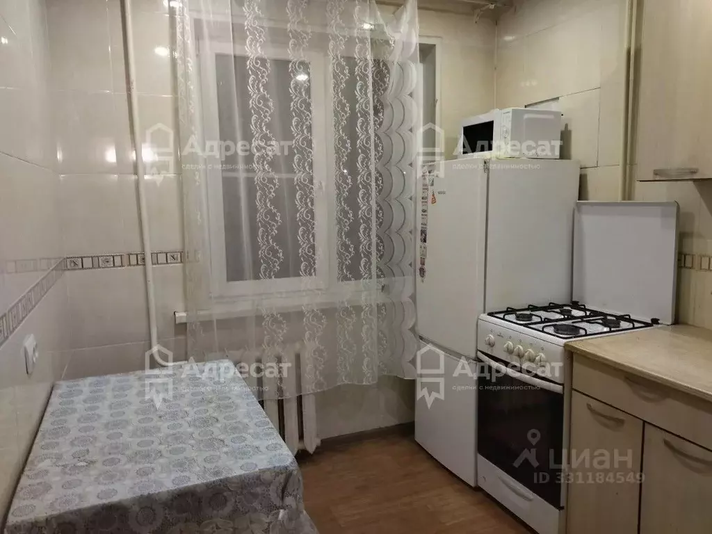 3-к кв. Волгоградская область, Волгоград ул. Остравская, 6 (50.0 м) - Фото 1