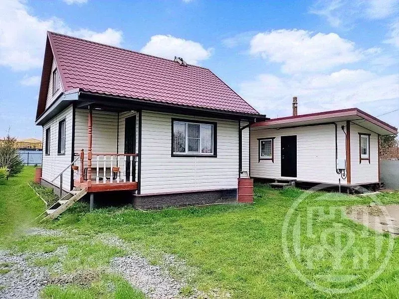 Дом в Ленинградская область, Кировский район, с. Путилово Учительская ... - Фото 1