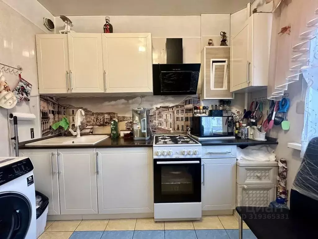 2-к кв. Белгородская область, Белгород ул. Есенина, 20а (61.0 м) - Фото 1