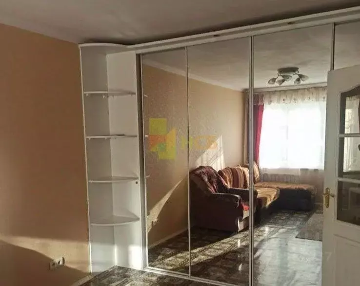 1-к кв. Омская область, Омск просп. Комарова, 27/2 (36.0 м) - Фото 0