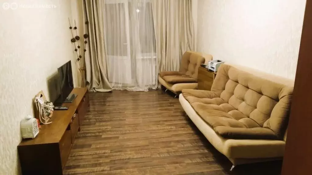 3-комнатная квартира: Абинск, улица Серова, 38 (63 м) - Фото 1