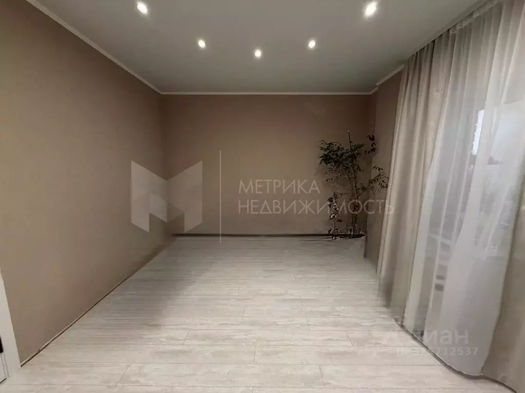 1-к кв. Тюменская область, Тюмень ул. Салтыкова-Щедрина, 58/3 (59.0 м) - Фото 0