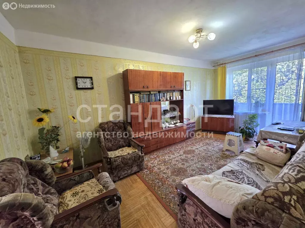 3-комнатная квартира: Ессентуки, улица 60 лет Октября, 10 (58.2 м) - Фото 1