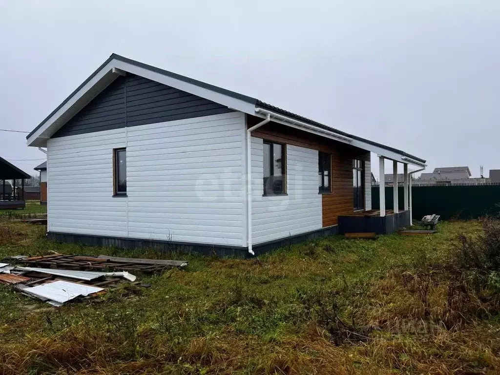 Дом в Ленинградская область, Волосовский район, Клопицкое с/пос, д. ... - Фото 1