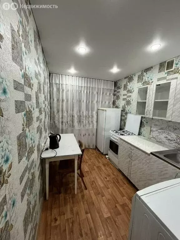 1-комнатная квартира: Набережные Челны, посёлок ЗЯБ, улица Комарова, ... - Фото 1