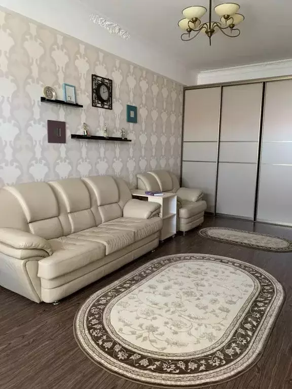 2-к кв. Дагестан, Каспийск ул. М. Халилова, 30А (74.0 м) - Фото 1