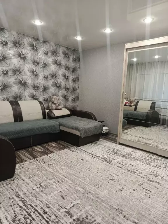 2-к кв. Красноярский край, Красноярск 9 Мая ул., 26А (53.0 м) - Фото 0