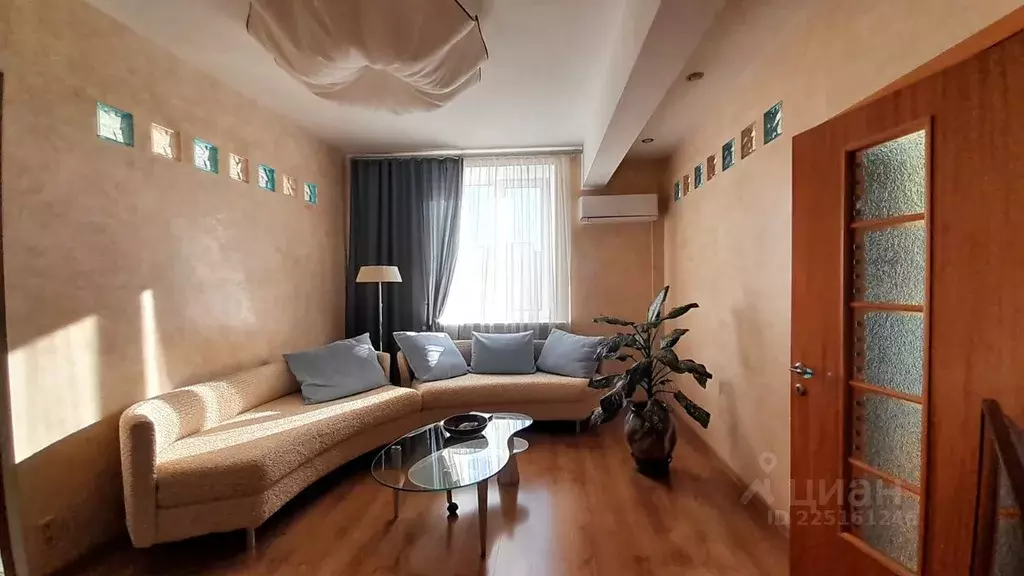 3-к кв. Приморский край, Владивосток Уткинская ул., 10 (62.0 м) - Фото 1