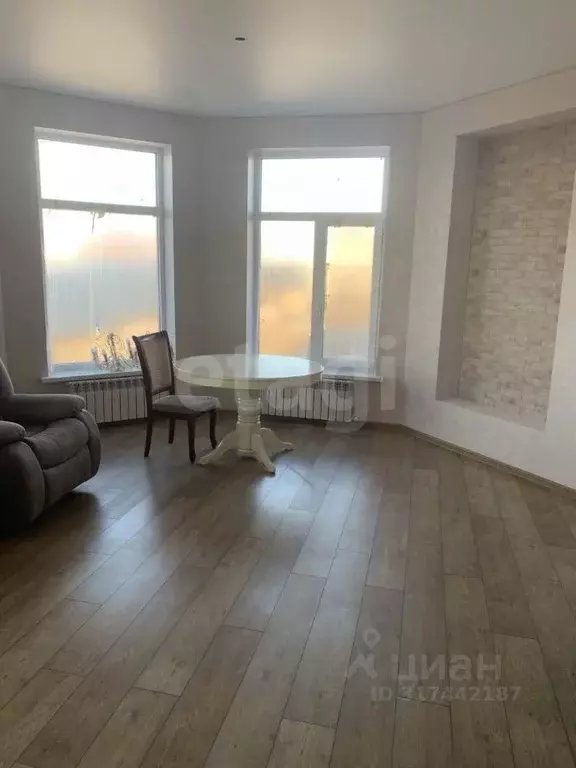 Дом в Белгородская область, Строитель Яковлевский городской округ, ул. ... - Фото 0