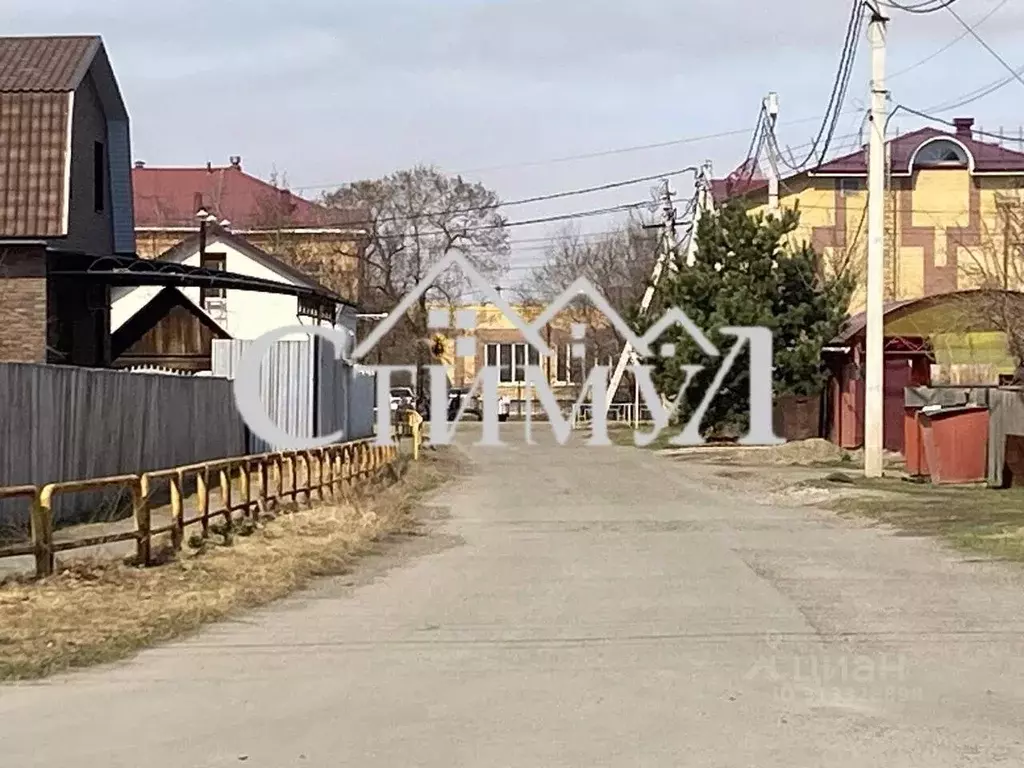 Дом в Хакасия, Абакан Центральная ул., 29 (80 м) - Фото 1