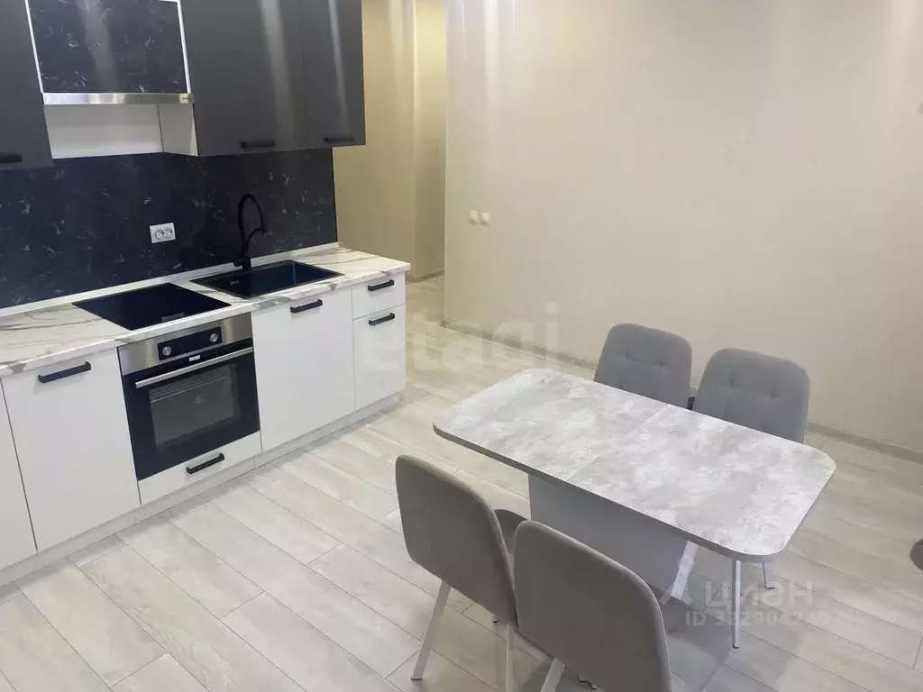 2-к кв. Тюменская область, Тюмень ул. Новоселов, 96 (75.0 м) - Фото 1