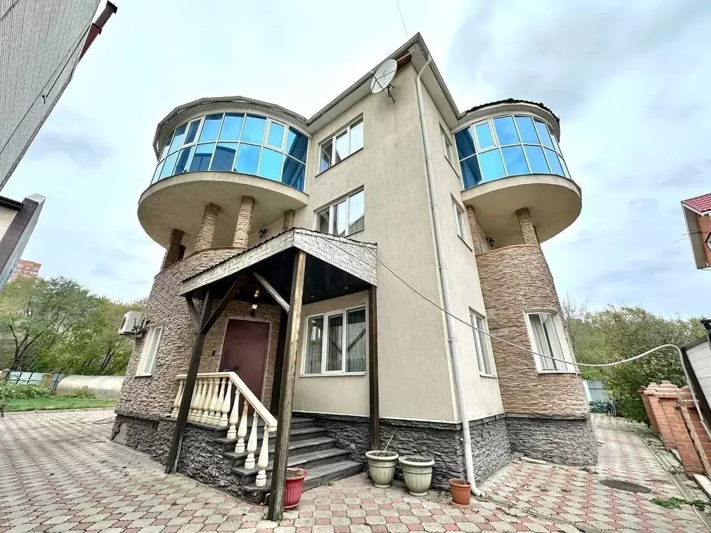 Дом в Красноярский край, Красноярск ул. Березина, 80К (470 м) - Фото 1