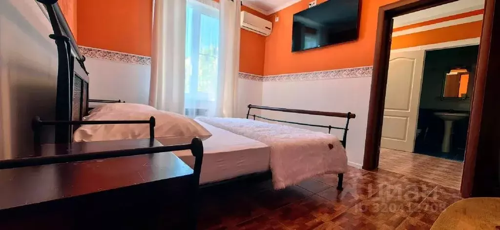 Комната Краснодарский край, Сочи Адлер жилрайон, ул. Дзержинского, 16 - Фото 0