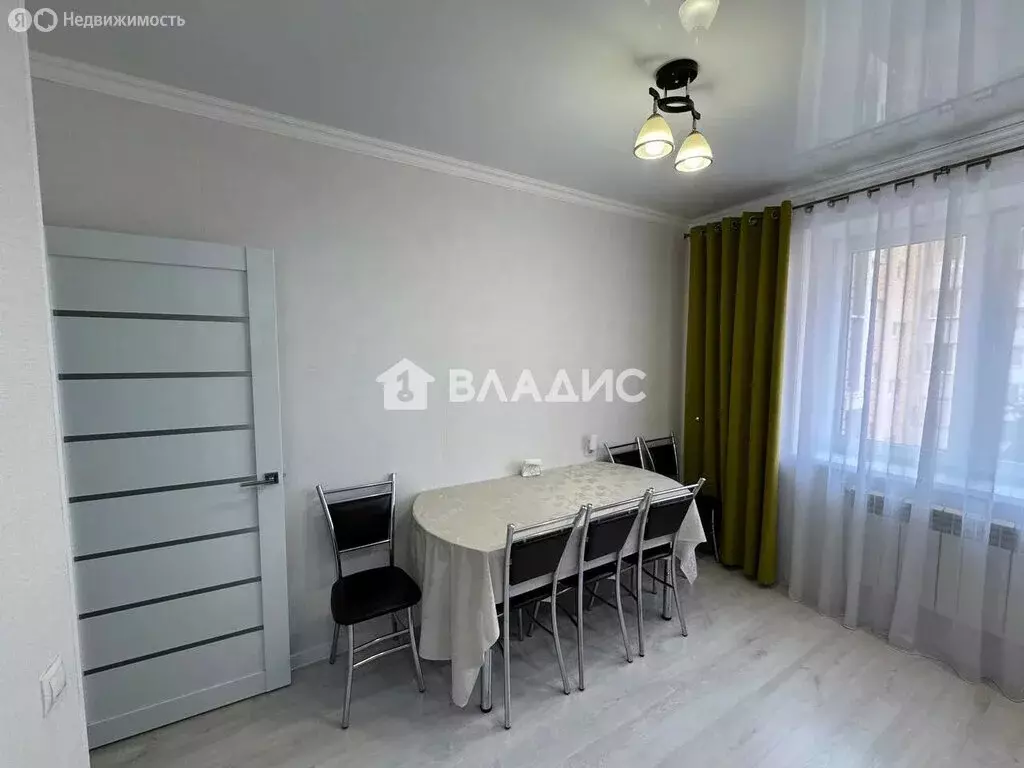 3-комнатная квартира: Улан-Удэ, улица Цивилева, 32 (75.2 м) - Фото 1