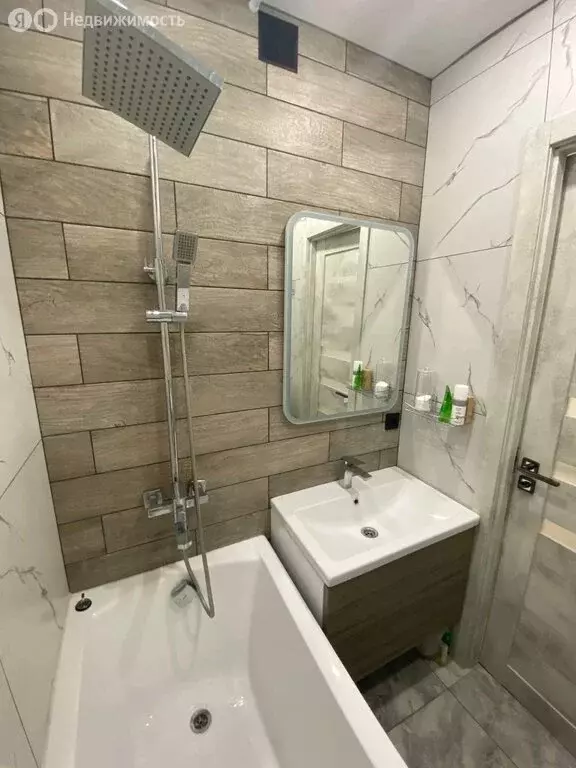 3-комнатная квартира: Ишимбай, улица Чкалова, 12А (69 м) - Фото 1
