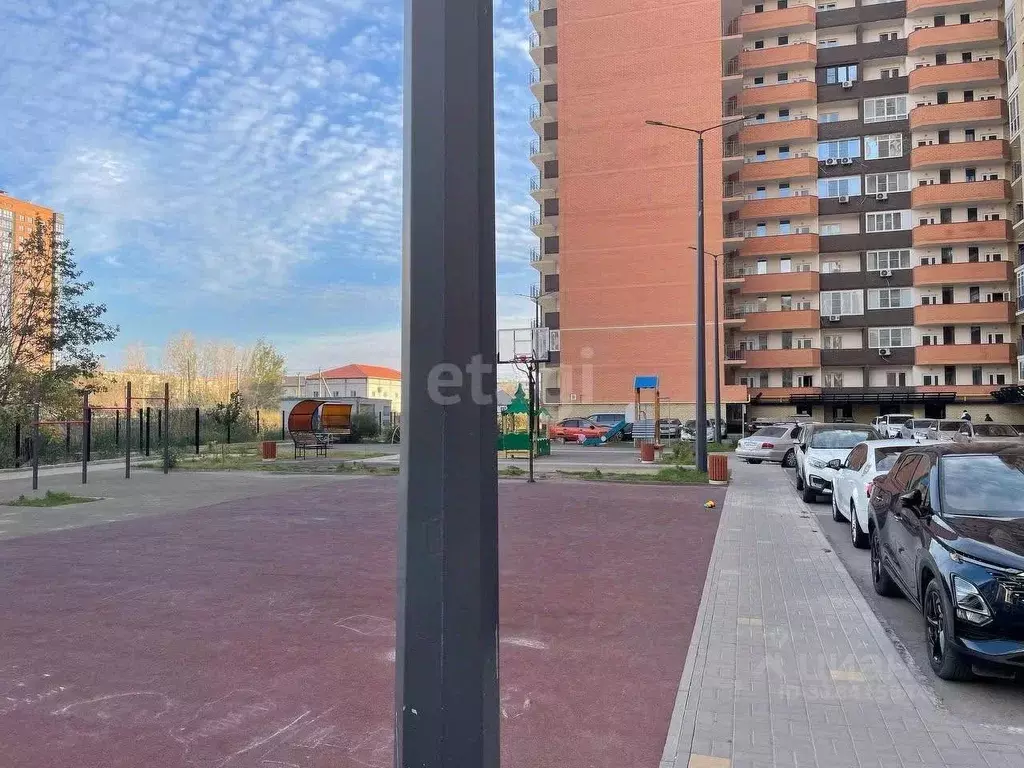 3-к кв. Астраханская область, Астрахань ул. Трофимова, 6 (90.9 м) - Фото 0