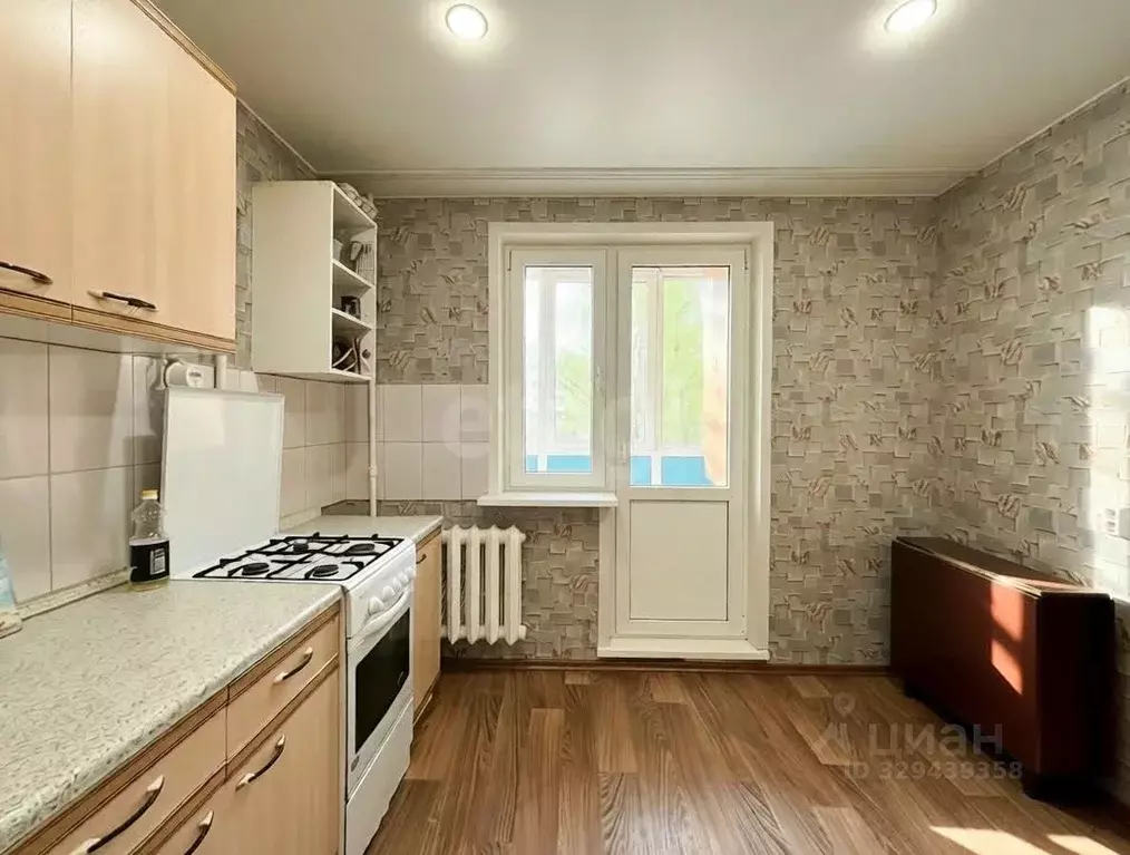 2-к кв. Псковская область, Псков ул. Ижорского Батальона, 10 (54.0 м) - Фото 1