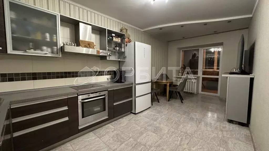 3-к кв. Тюменская область, Тюмень ул. Котельщиков, 2 (101.3 м) - Фото 0