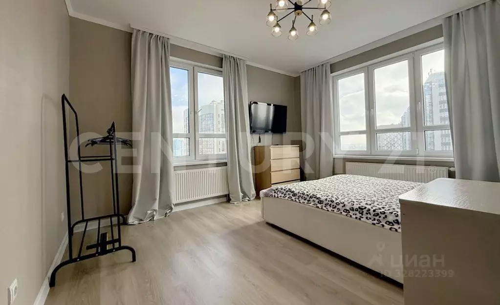 3-к кв. Санкт-Петербург пос. Парголово, ул. Брюлловская, 3 (71.0 м) - Фото 1