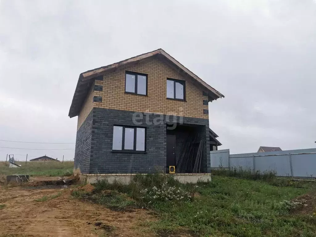 Дом в Башкортостан, Иглинский район, Акбердинский сельсовет, с. ... - Фото 1