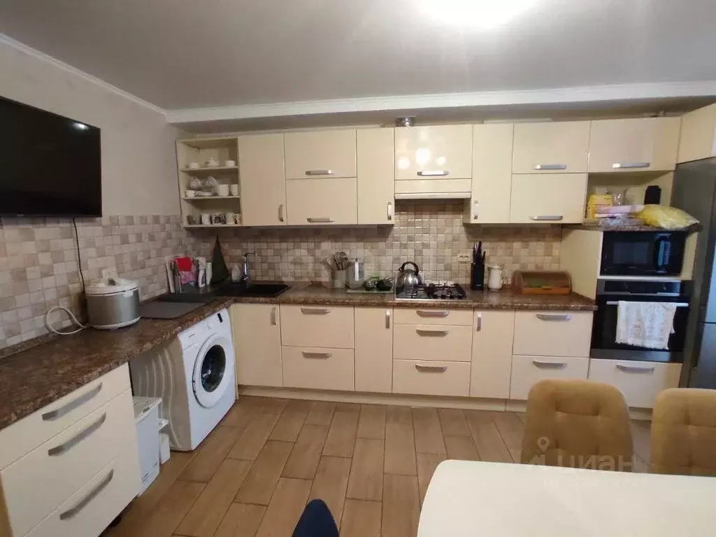 3-к кв. Брянская область, Брянск ул. Медведева, 17 (93.6 м) - Фото 1