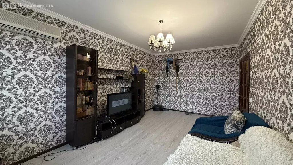 3-комнатная квартира: Астрахань, улица Джона Рида, 29 (70.9 м) - Фото 2