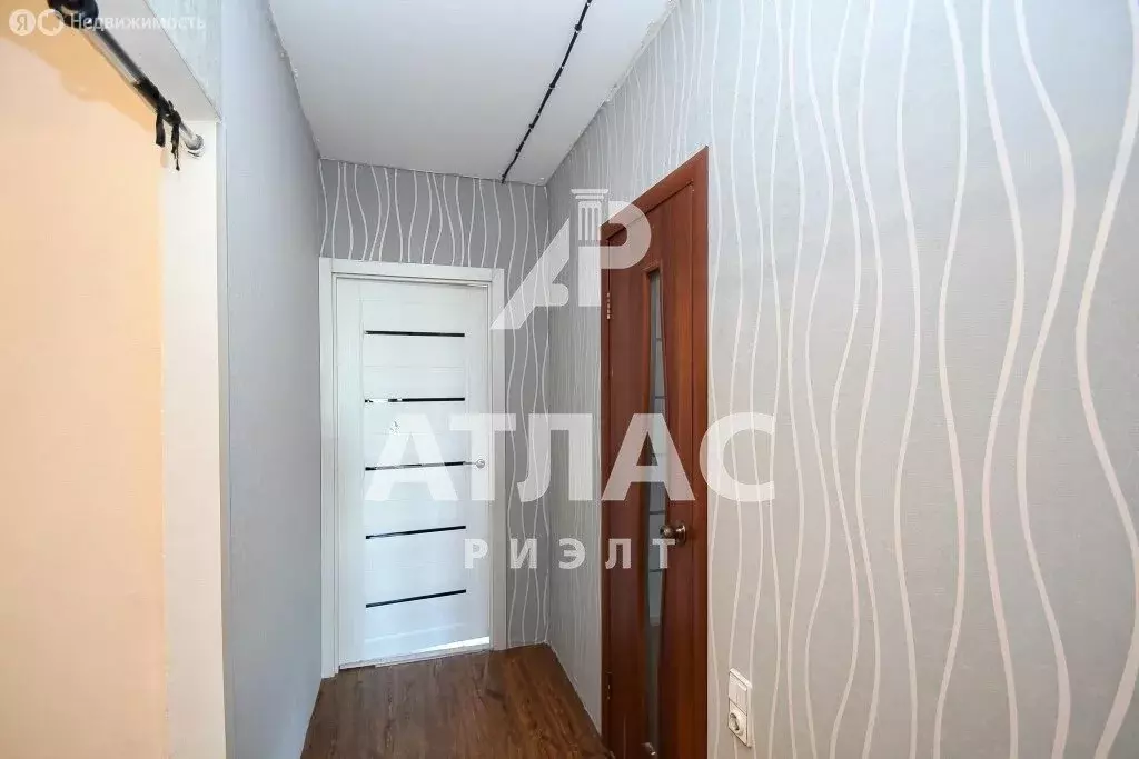 3-комнатная квартира: Омск, улица Конева, 22 (63.1 м) - Фото 0