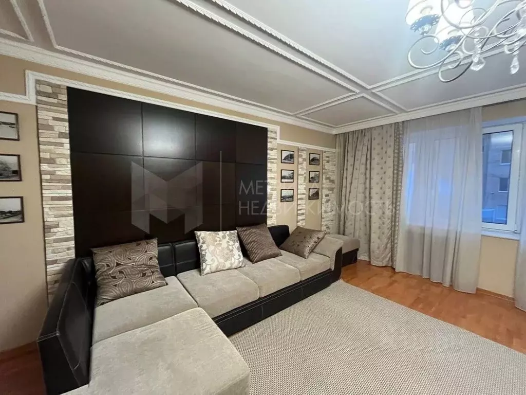 4-к кв. Тюменская область, Тюмень ул. 8 Марта, 2 (188.0 м) - Фото 0