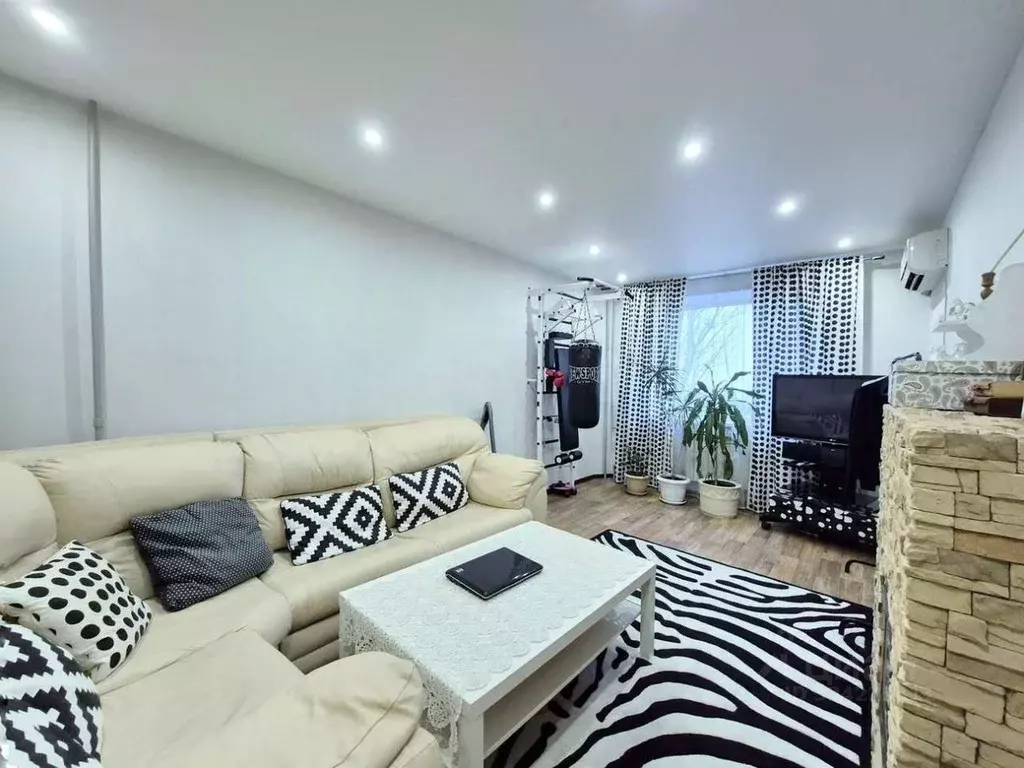 3-к кв. Белгородская область, Белгород Комсомольская ул. (63.3 м) - Фото 1