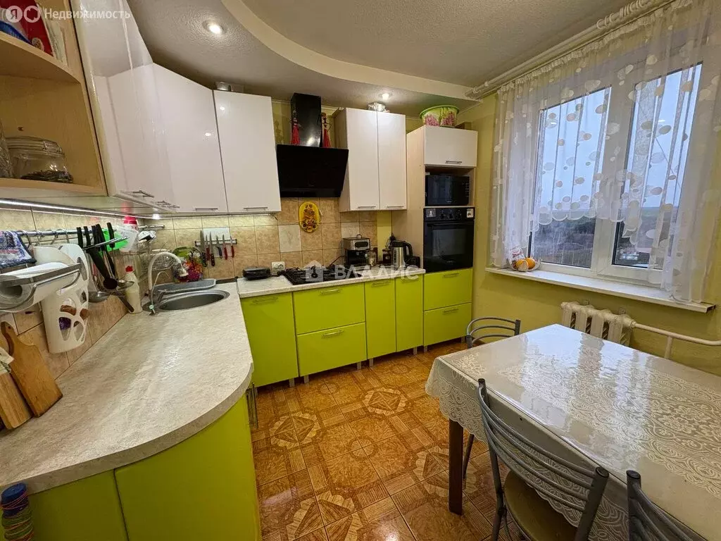 4-комнатная квартира: Сыктывкар, микрорайон Нижний Чов, Магистральная ... - Фото 1