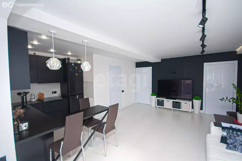 3-комнатная квартира: Севастополь, улица Меньшикова, 21 (68.1 м) - Фото 2