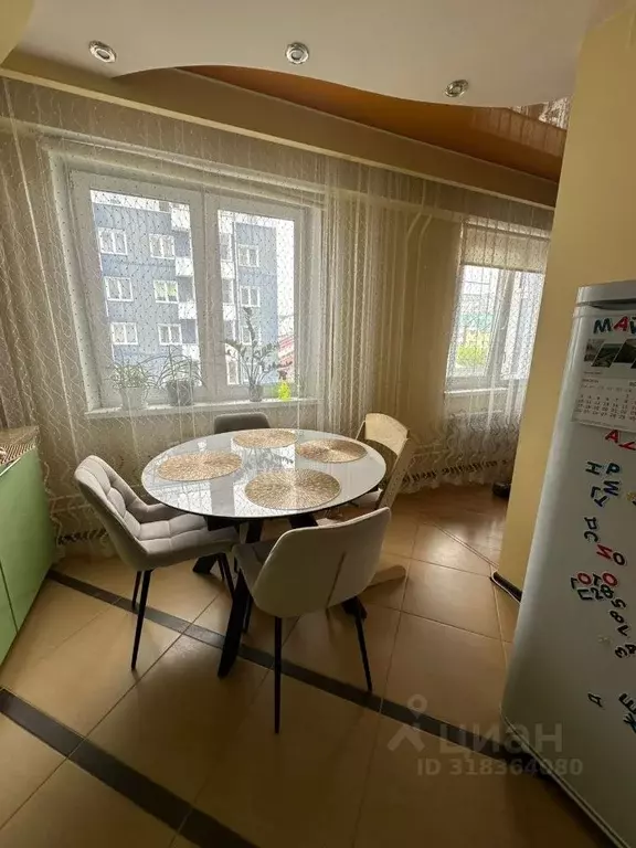 3-к кв. Иркутская область, Иркутск ул. Багратиона, 49 (69.0 м) - Фото 0