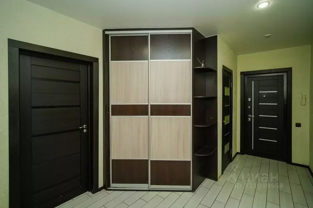 4-к кв. Омская область, Омск Омская ул., 136к1 (103.5 м) - Фото 1