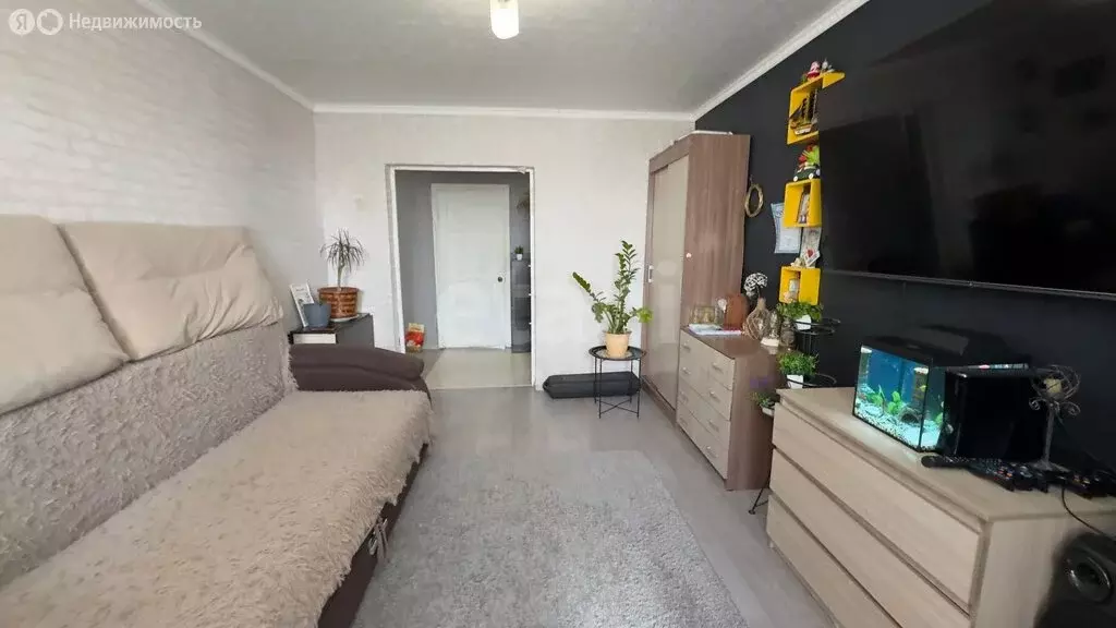 3-комнатная квартира: Бирск, улица Калинина, 27 (59.7 м) - Фото 1