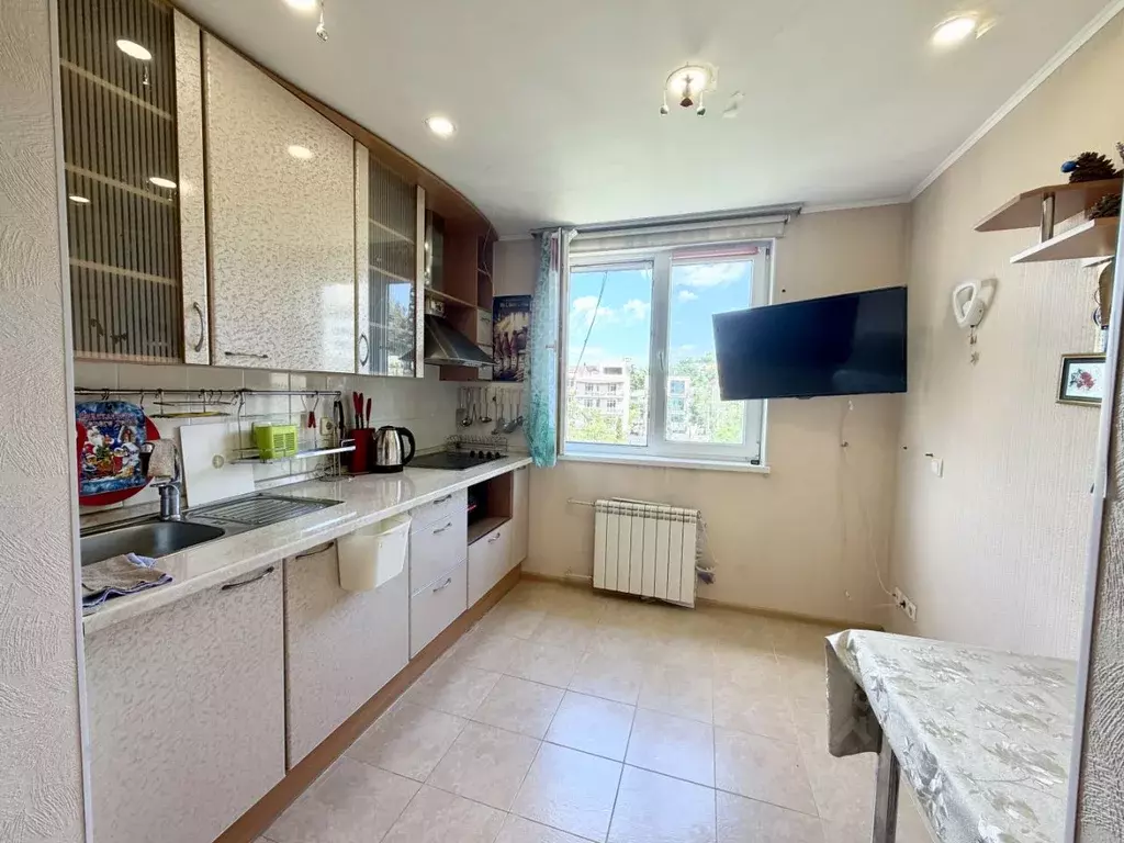 2-к кв. Крым, Ялта ул. Красноармейский въезд, 8 (50.0 м) - Фото 1