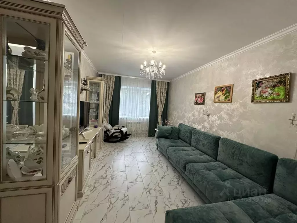 2-к кв. Курская область, Курск Суворовская ул., 118А (57.4 м) - Фото 2