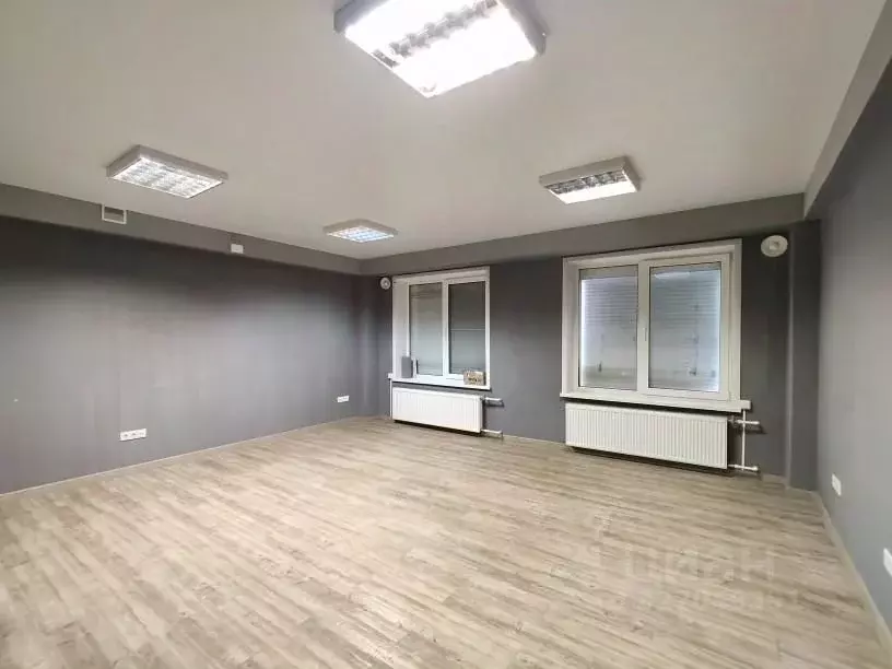 Помещение свободного назначения в Свердловская область, Первоуральск ... - Фото 1