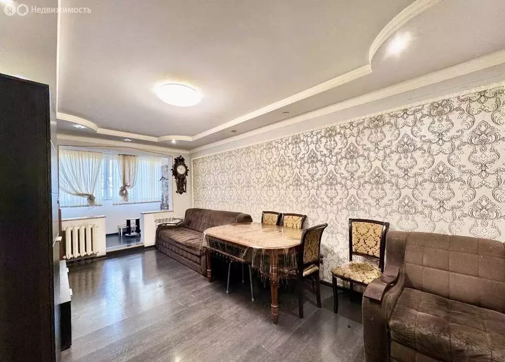 3-комнатная квартира: Ялта, улица Бирюкова, 36 (67 м) - Фото 2