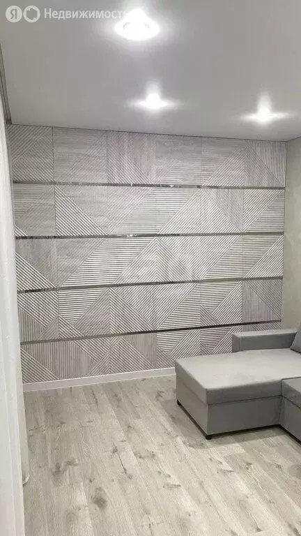 2-комнатная квартира: Тобольск, 9-й микрорайон, 16 (40 м) - Фото 1